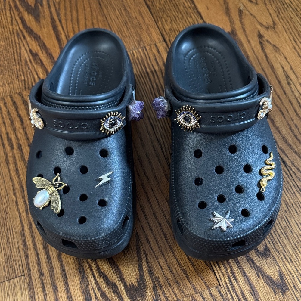Black Platform CROCS Charms Included SZ 7 - Picture 2 of 8